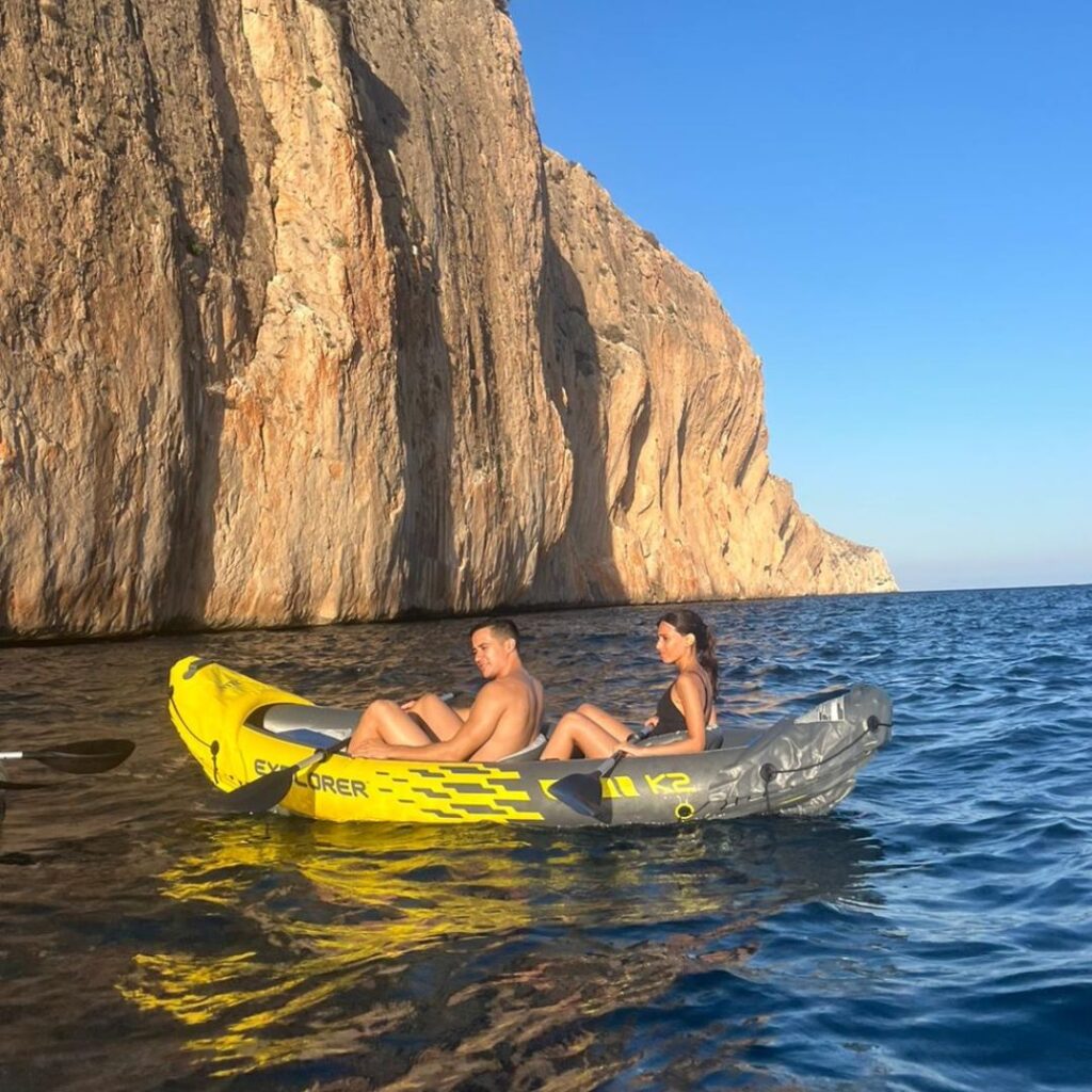 Un plan perfecto para una tarde de verano: atardecer en kayak