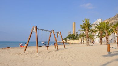 Aprovecha el bien tiempo de Alicante para pasar el día en la Playa de la Albufereta